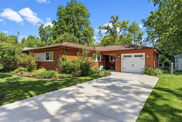 30068 Astor ST, FarmingtonHills, MI 48334
