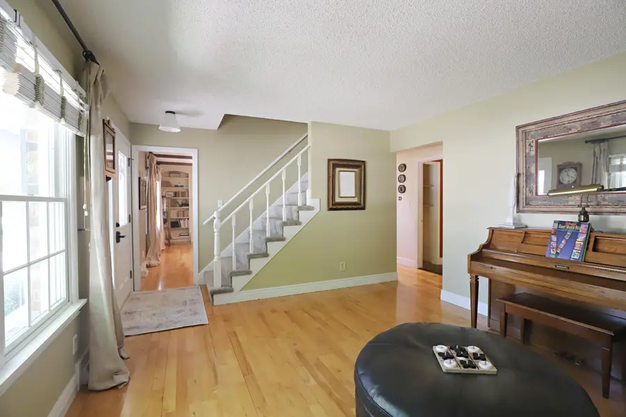 1536 Suzanne CT, Flushing, MI 48433 - #3