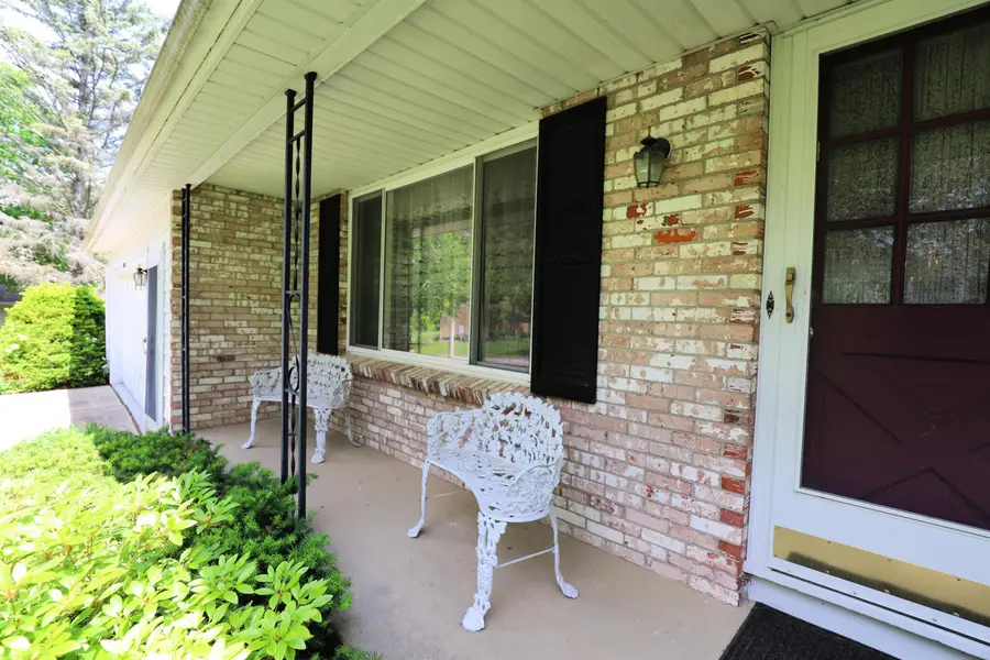 3306 Woodvalley DR, Flushing, MI 48433 - #3