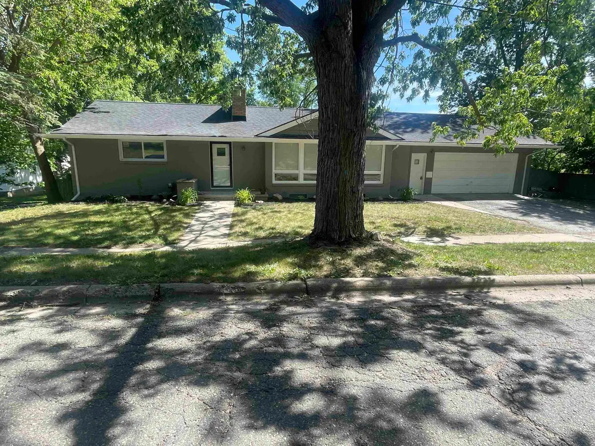 114 E Henry ST, Flushing, MI 48433 - #1