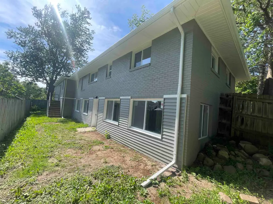 114 E Henry ST, Flushing, MI 48433 - #2