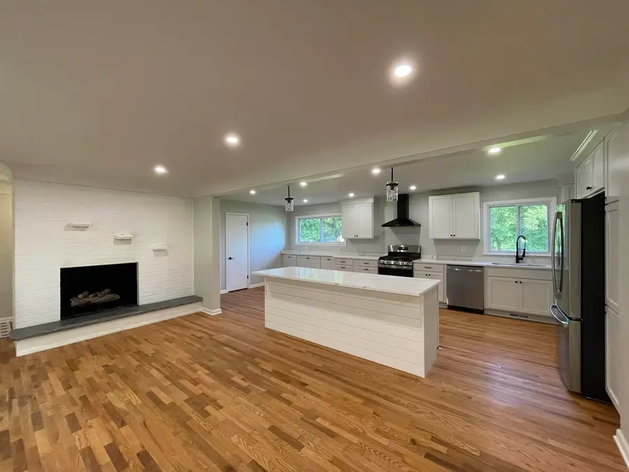 114 E Henry ST, Flushing, MI 48433 - #3
