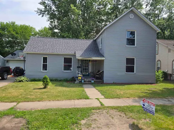 511 Lockwood ST, Chesaning, MI 48616