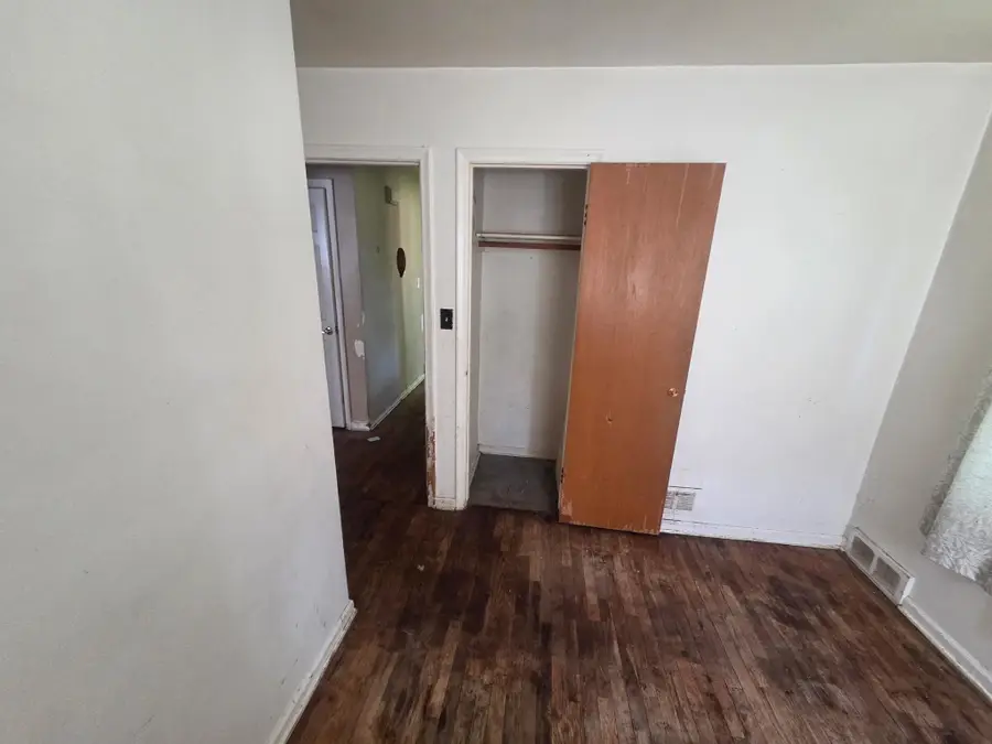 1810 Shamrock LN, Flint, MI 48504 - #3