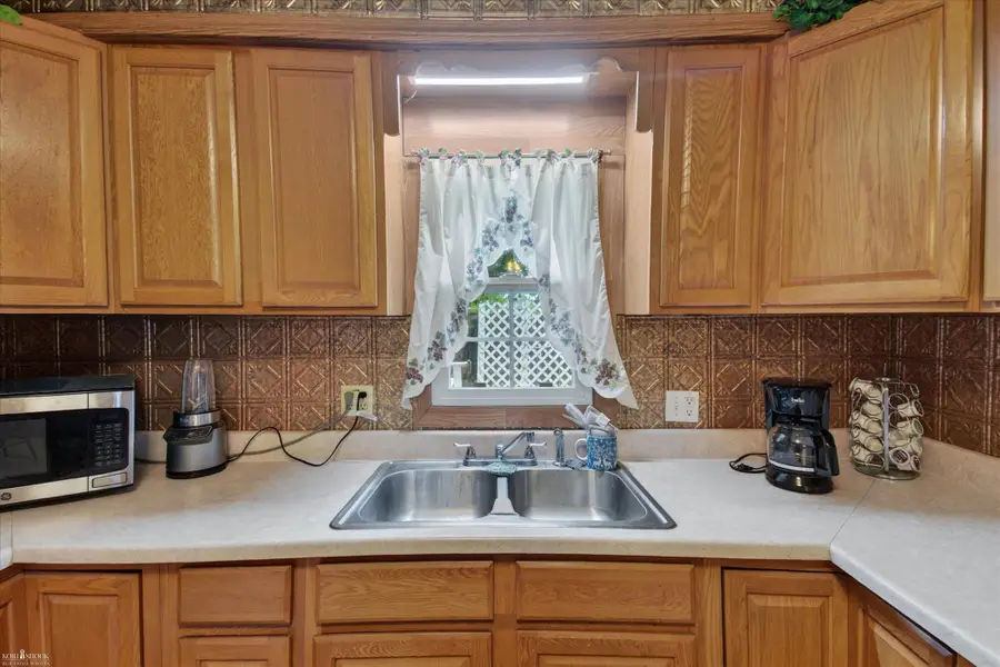 211 MARQUETTE ST, Durand, MI 48429 - #3