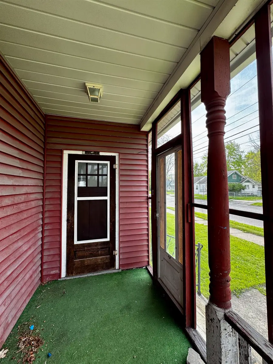2002 N Carolina ST, Saginaw, MI 48602 - #2