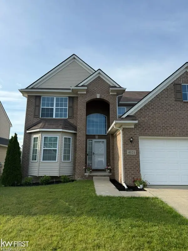 4121 Ash Tree LN, Howell, MI 48843