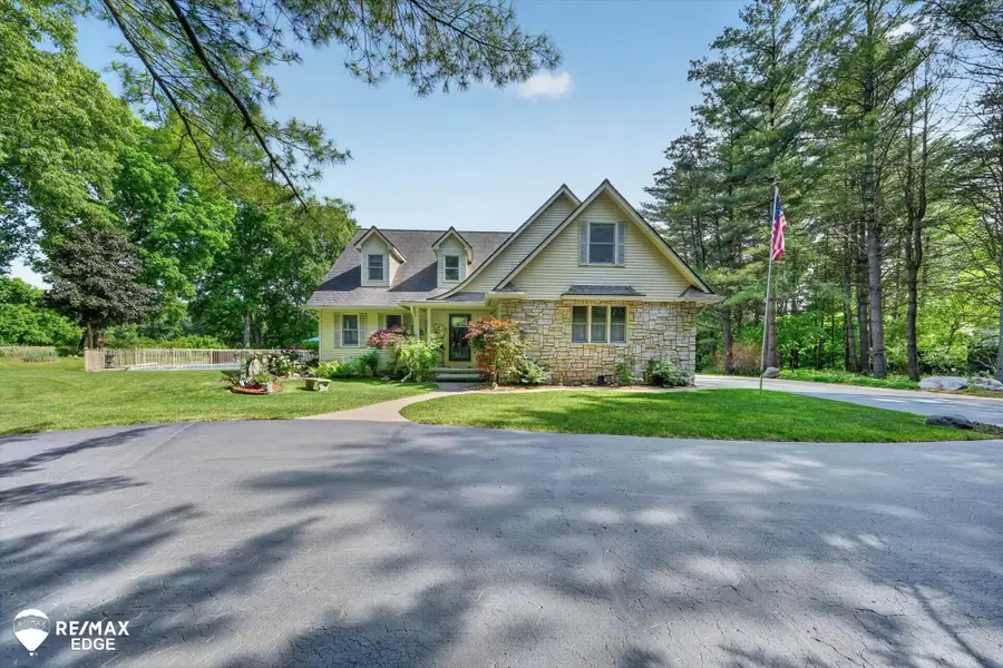 3393 Lippincott, Lapeer, MI 48446 - #3