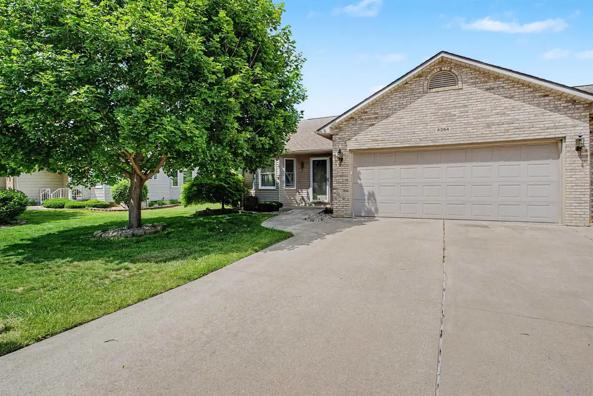 4264 Springbrook DR, Swartz Creek, MI 48473 - #1