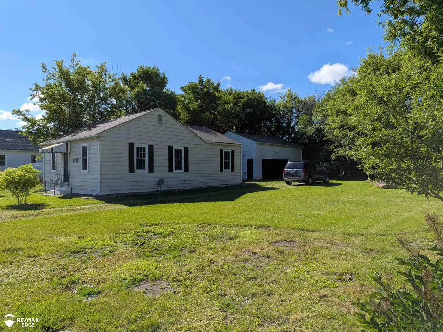 1346 Connell ST, Burton, MI 48529 - #3