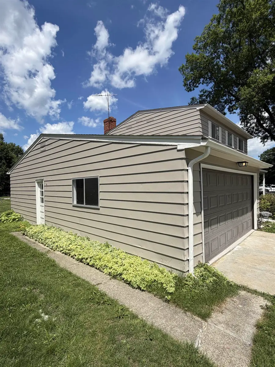 929 Springview, Flushing, MI 48433 - #3