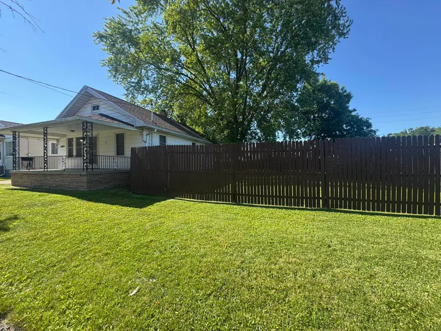 2909 Reynolds ST, Flint, MI 48503 - #3