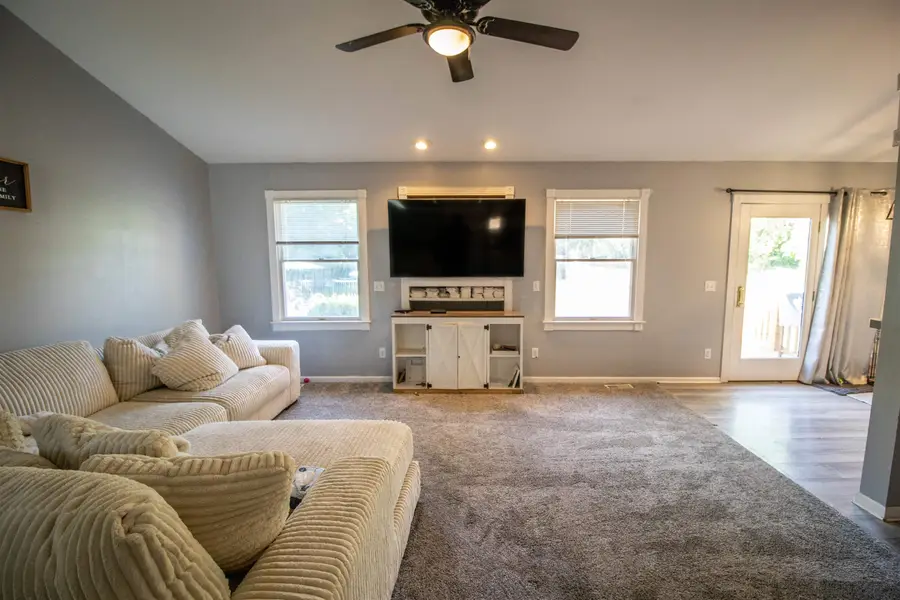 1389 N Long Lake RD, Fenton, MI 48430 - #2