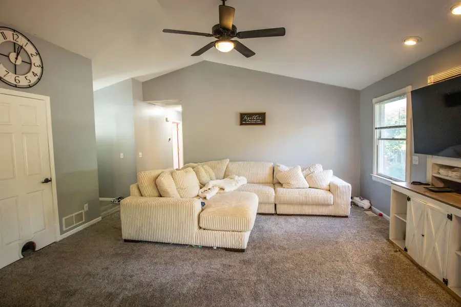 1389 N Long Lake RD, Fenton, MI 48430 - #3