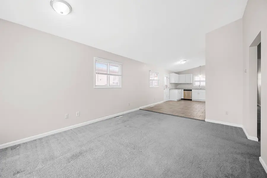 61 Madison AVE, Clawson, MI 48017 - #2