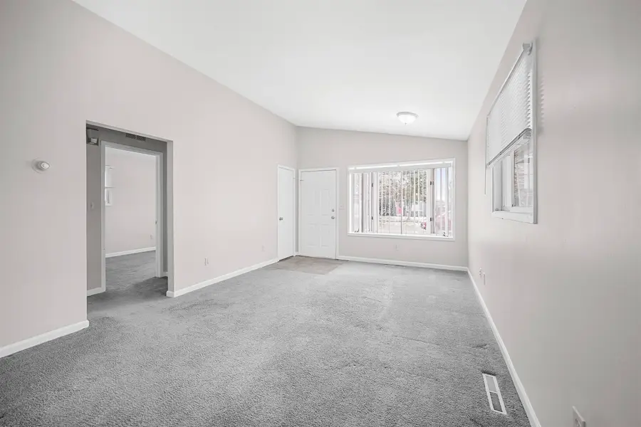 61 Madison AVE, Clawson, MI 48017 - #3