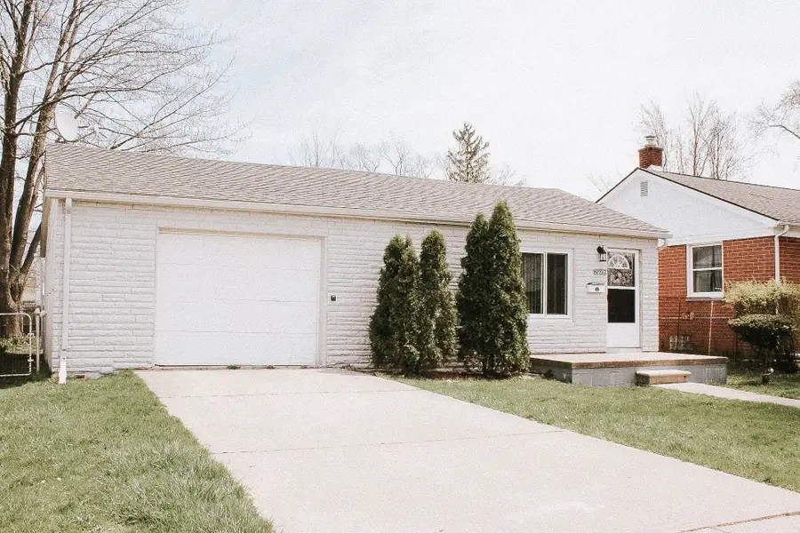26096 Delton ST, Madison Heights, MI 48071 - #2
