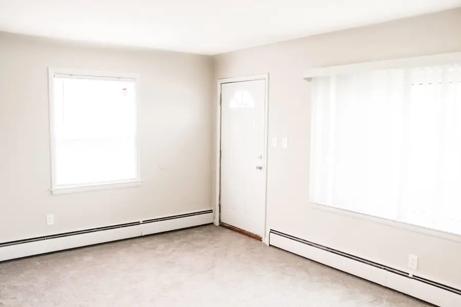 26096 Delton ST, Madison Heights, MI 48071 - #3