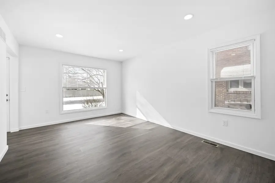 21751 Bournemouth ST, Harper Woods, MI 48225 - #3