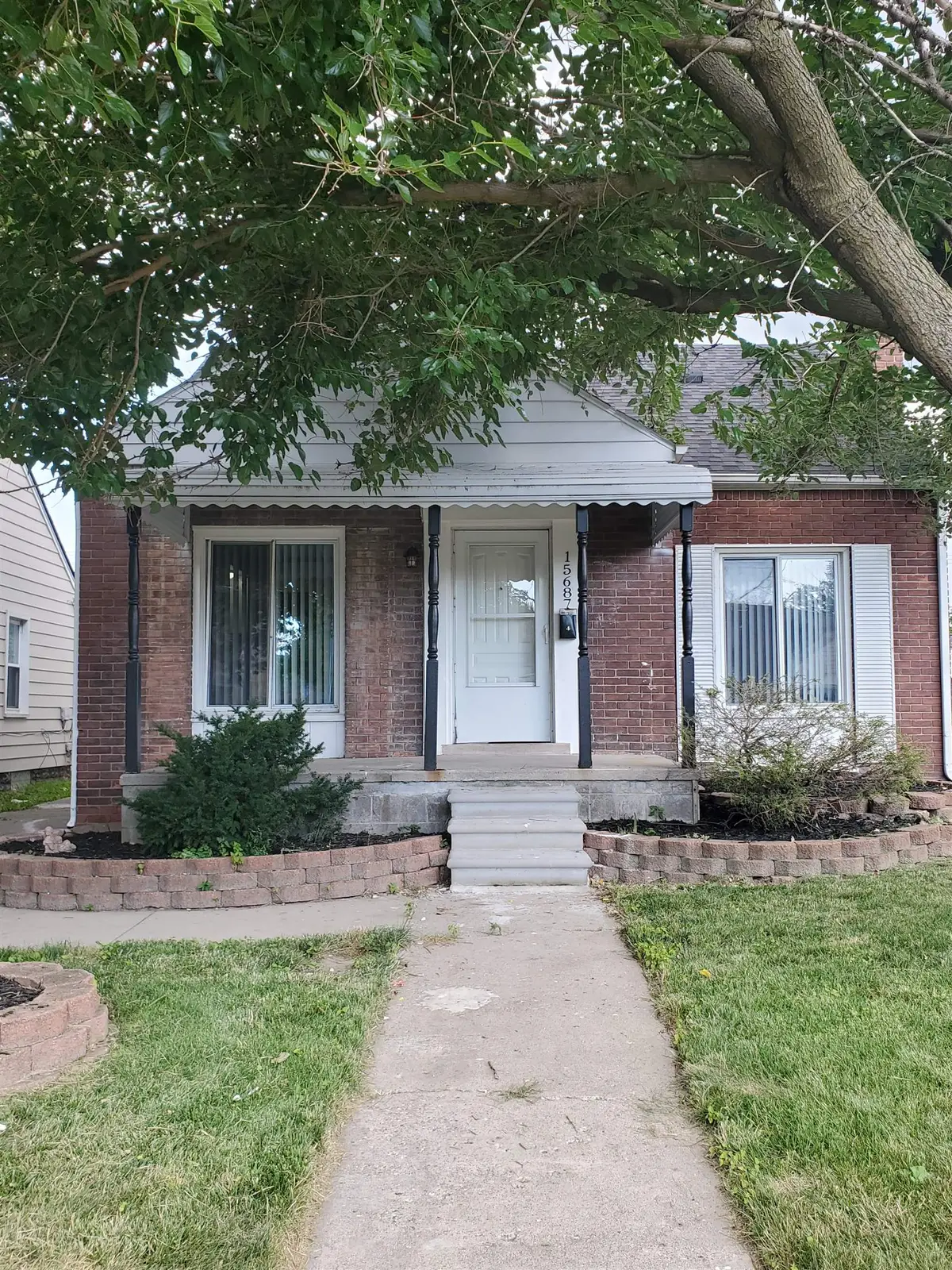 15687 Ash AVE, Eastpointe, MI 48021 - #1