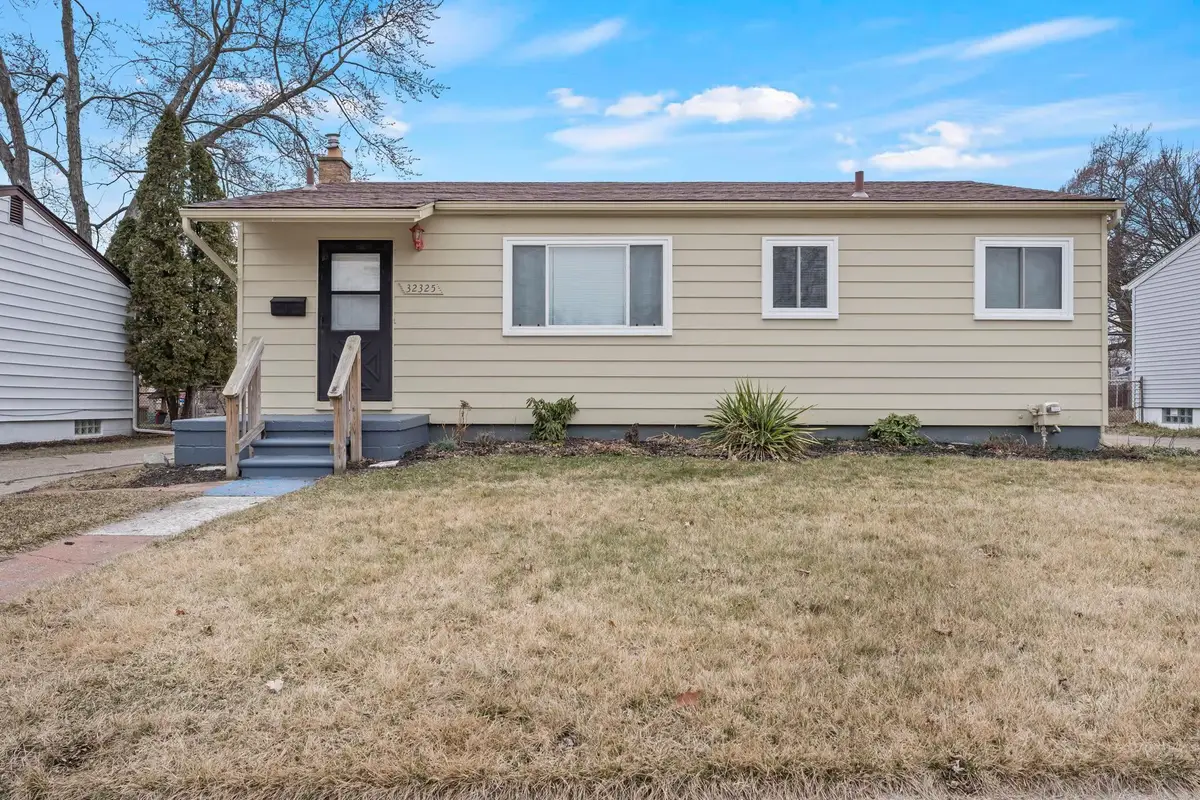 32325 Parkwood ST, Westland, MI 48186 - #1