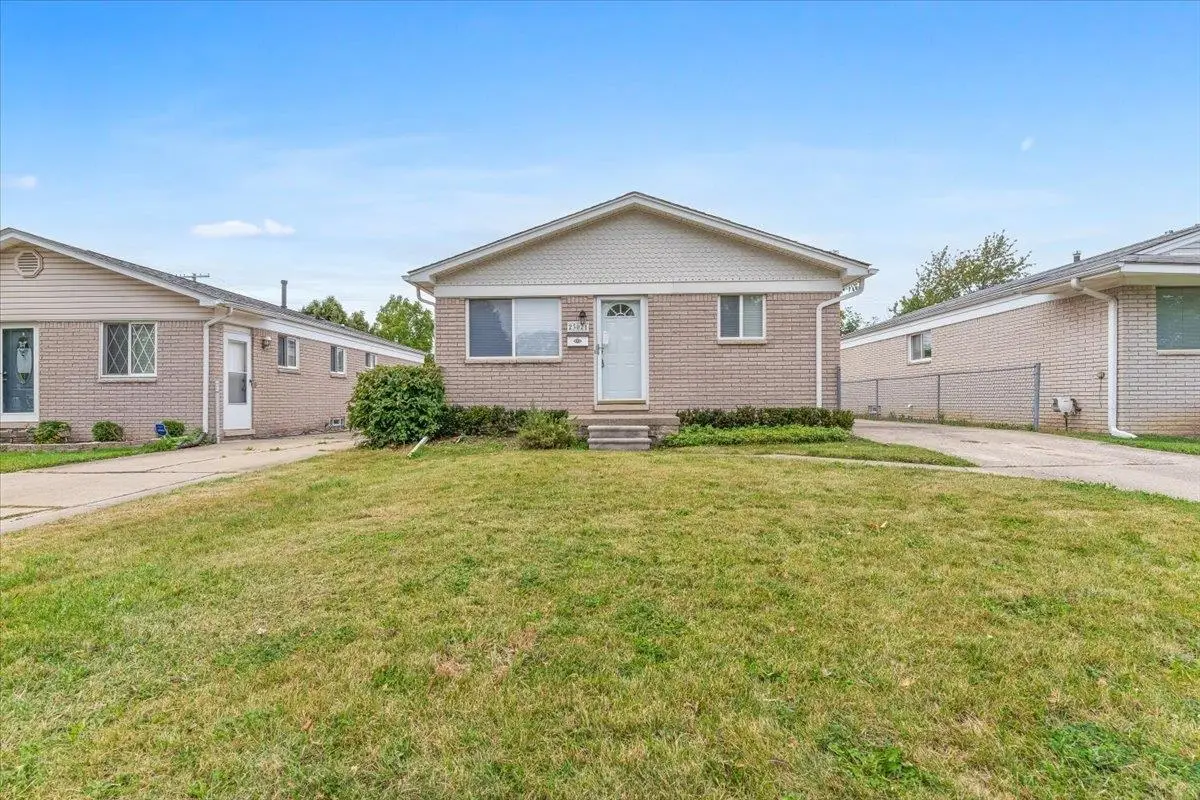 23021 Almond AVE, Eastpointe, MI 48021 - #1