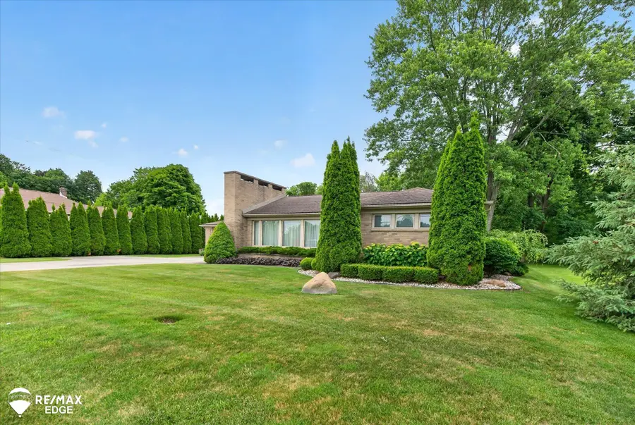 10048 E Coldwater RD, Davison, MI 48423 - #3