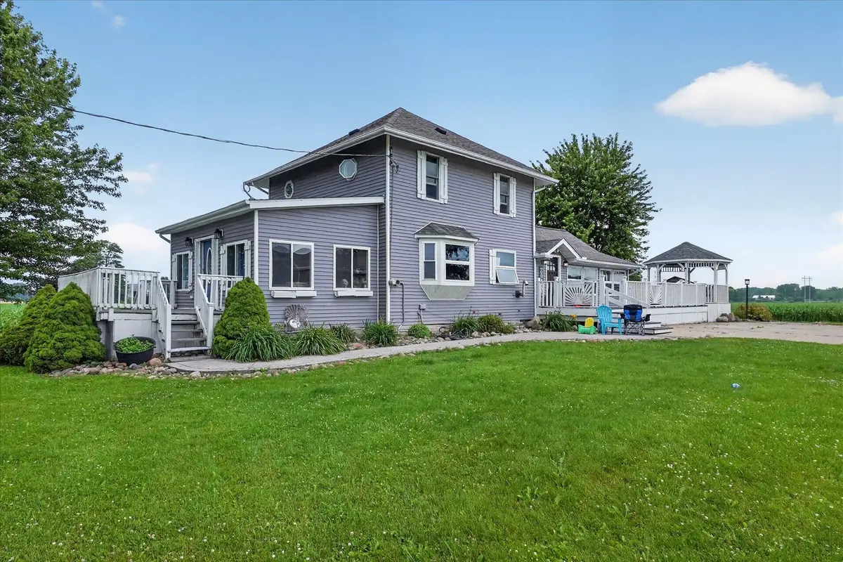 15151 Bishop RD, Chesaning, MI 48616 - #1