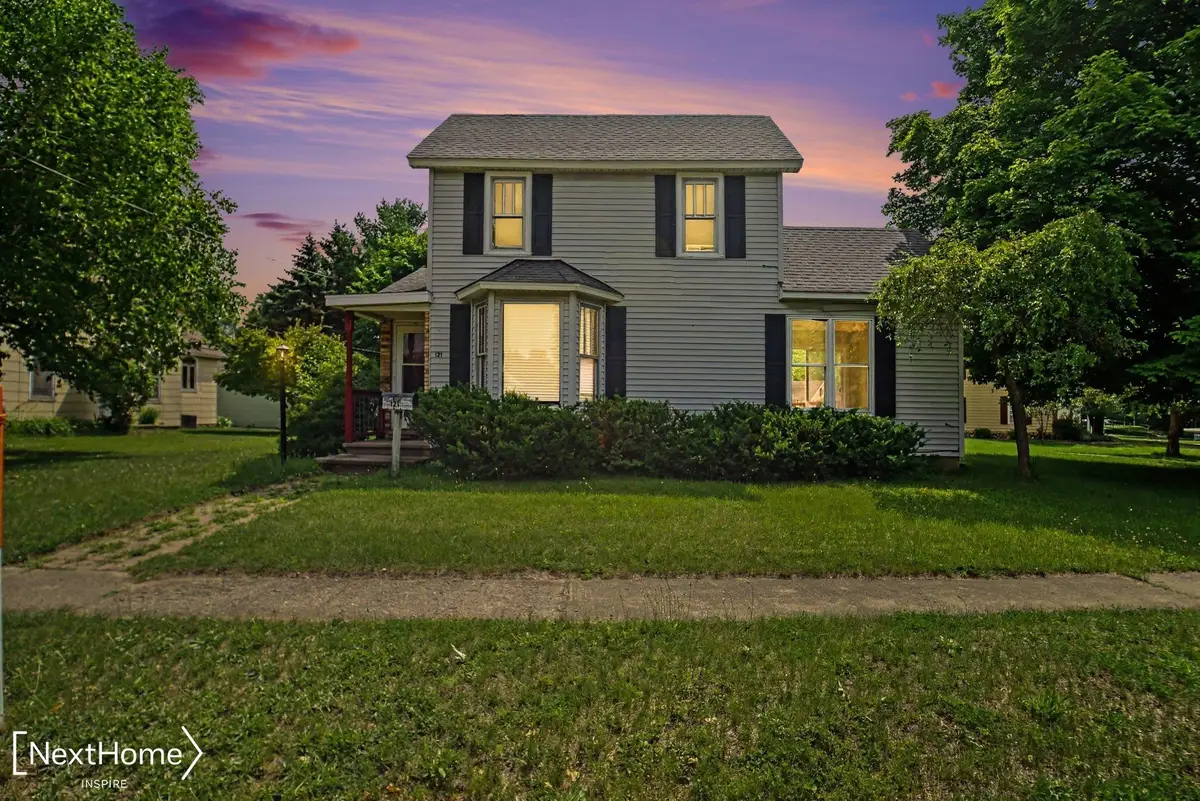121 S West ST, Vassar, MI 48768 - #1