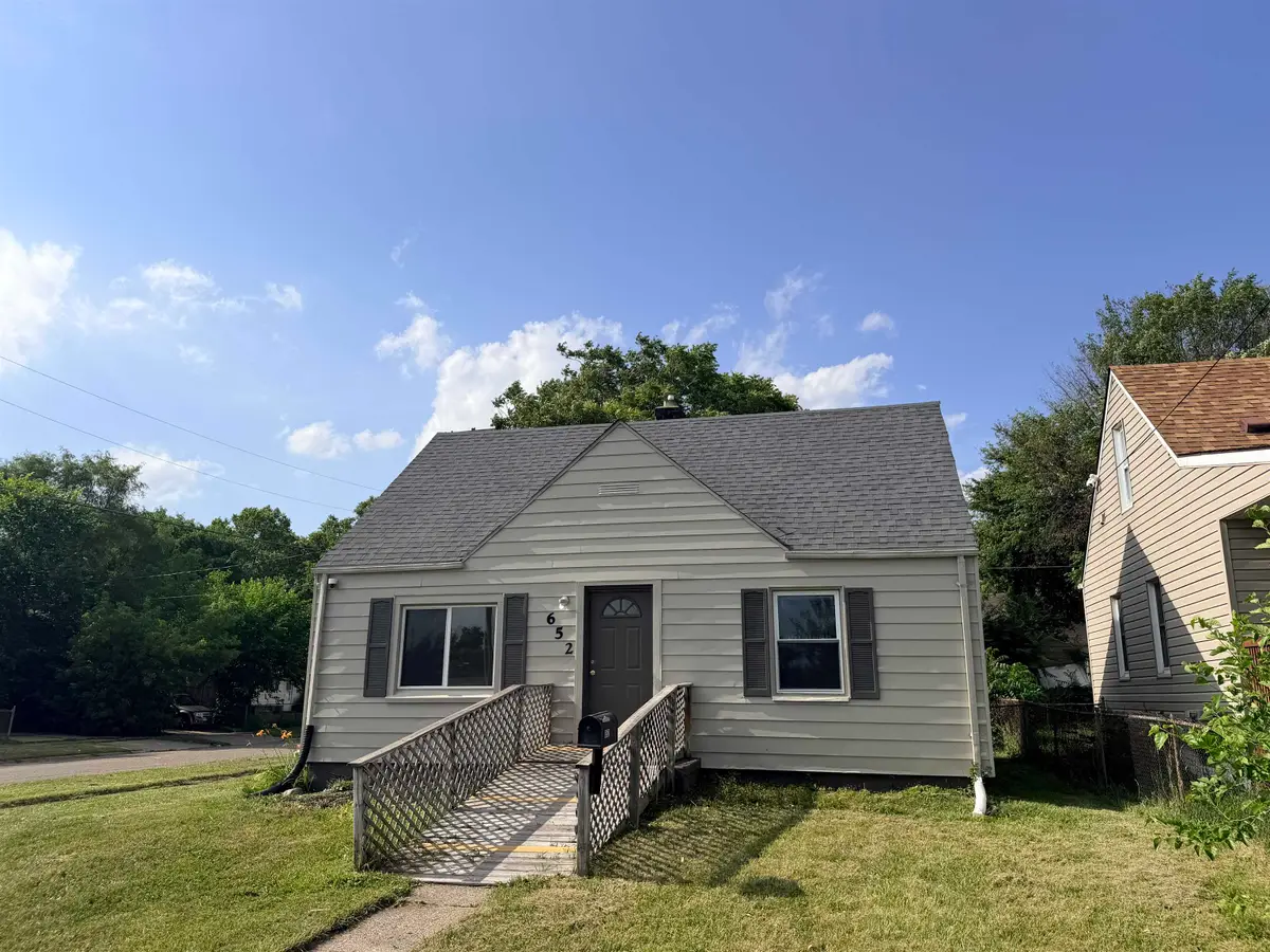 652 Ingleside AVE, Flint, MI 48507 - #1