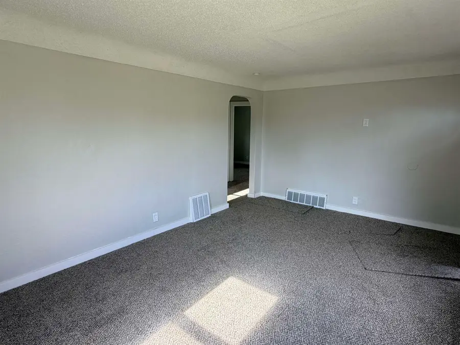652 Ingleside AVE, Flint, MI 48507 - #3