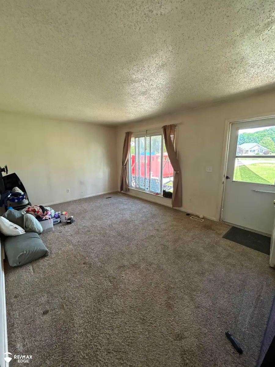 9115 N Vassar RD, Thetford, MI 48458 - #3
