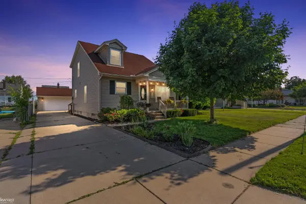 8307 Edward AVE, CenterLine, MI 48015