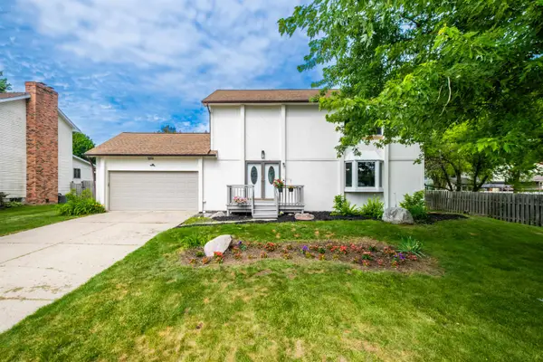 5214 Regimental Banner DR, GrandBlanc, MI 48439