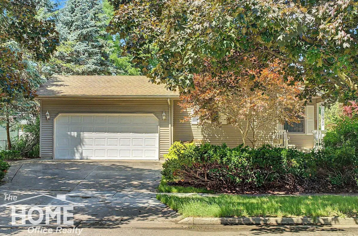 1329 N Ball, Owosso, MI 48867 - #1