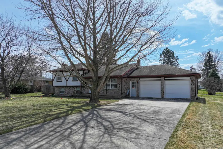 5226 Washtenaw ST, Burton, MI 48509 - #2