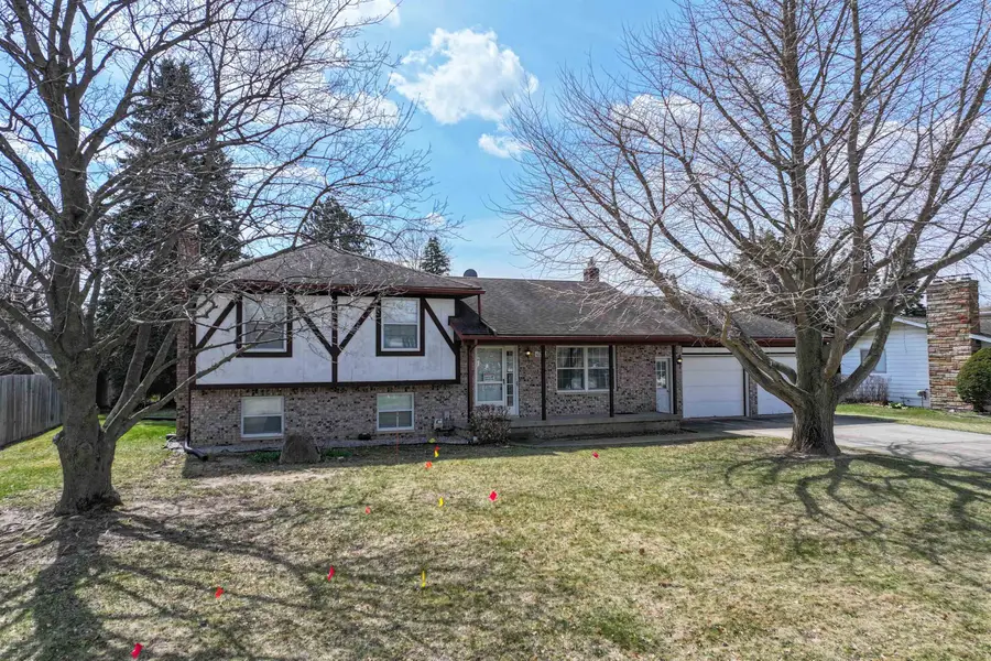5226 Washtenaw ST, Burton, MI 48509 - #3