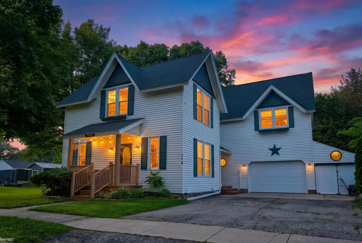 308 Emily ST, Flushing, MI 48433 - #1