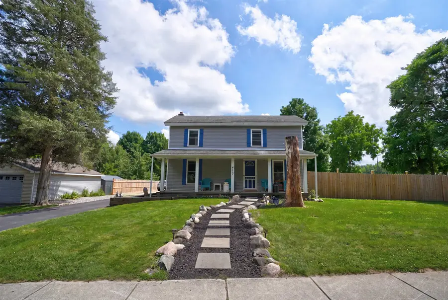 413 W Broad ST, Linden, MI 48451 - #3