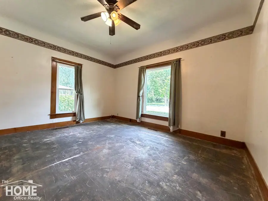 822 S Cedar ST, Owosso, MI 48867 - #2