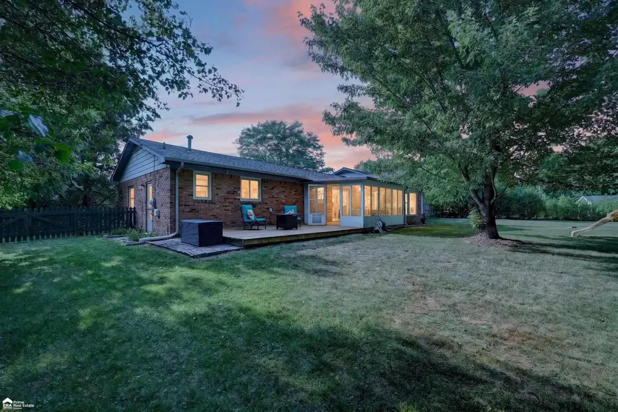 1392 Wagon Wheel CIR, Grand Blanc, MI 48439 - #2