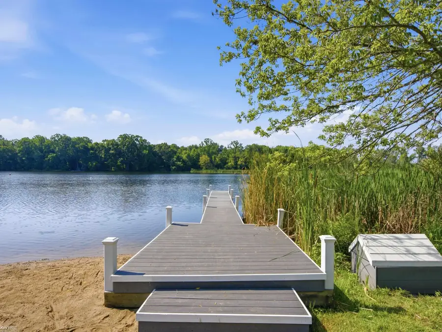 7511 Greene Haven DR, Clarkston, MI 48348 - #2