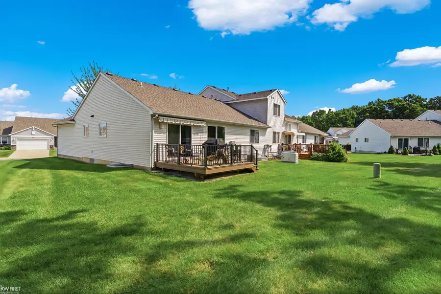 916 Spirea DR, Howell, MI 48843 - #3
