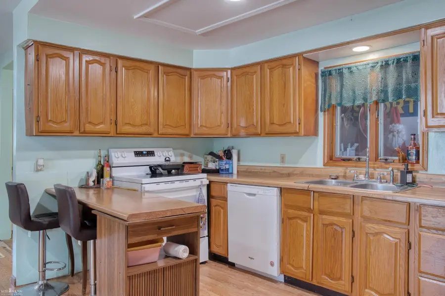 321 E Oliver ST, Corunna, MI 48817 - #3