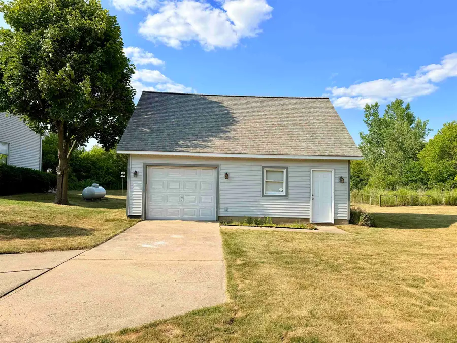 9094 Hill RD, Gaines, MI 48473 - #3