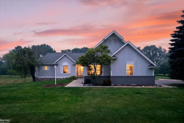 7110 Granger DR, Howell, MI 48855