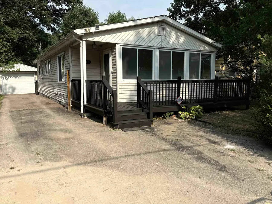 3143 Maywood DR, Flint, MI 48504 - #2