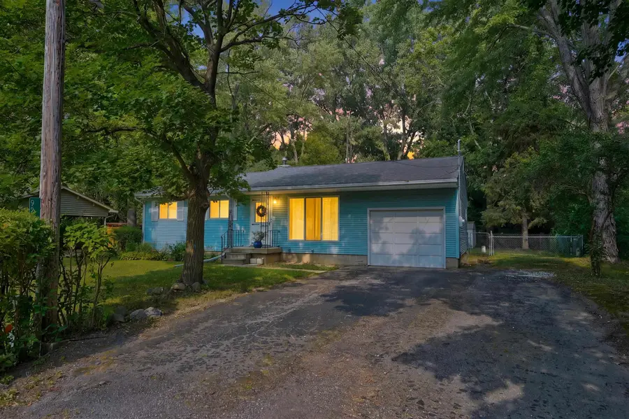 9222 Maplewood ST, Clio, MI 48420 - #2