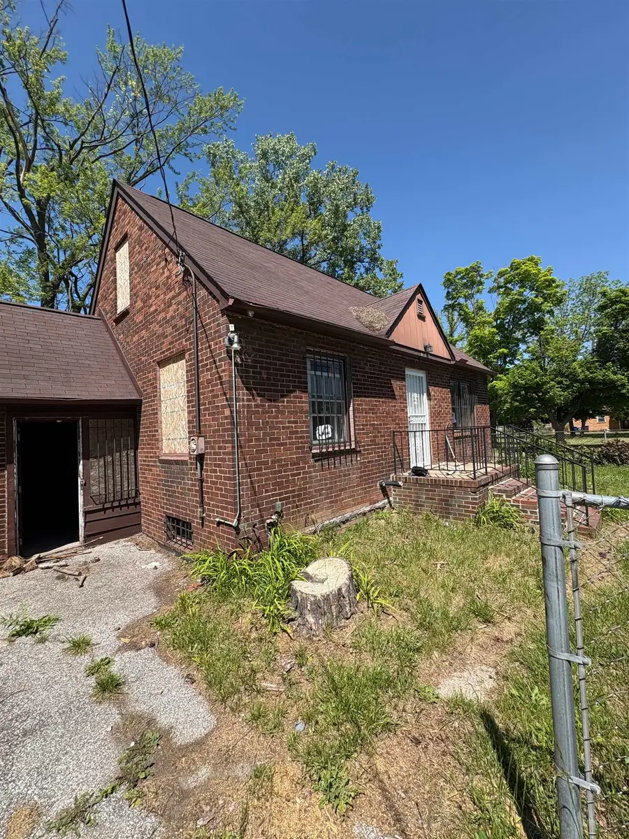 726 W Pasadena AVE, Flint, MI 48504 - #2