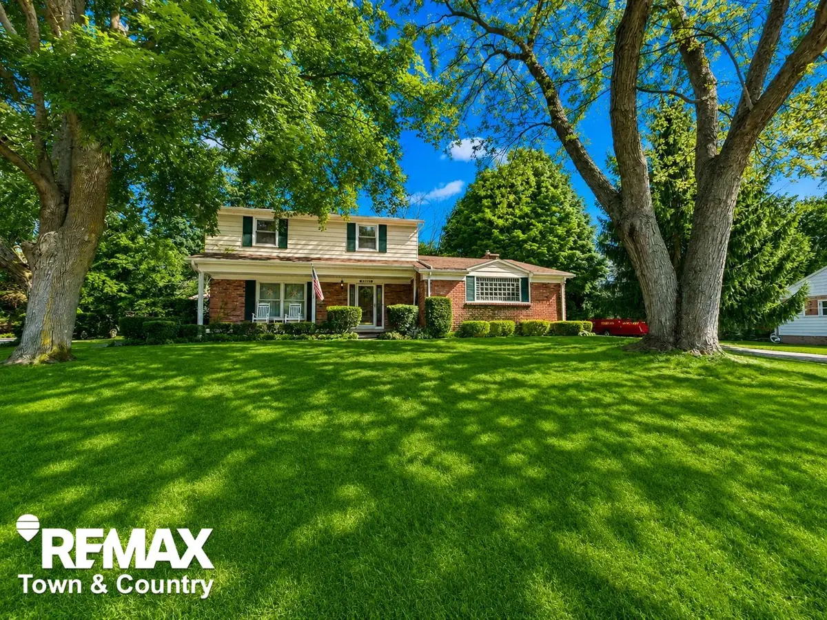 2516 Redwood DR, Flushing, MI 48433 - #1